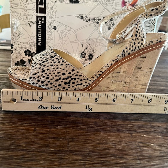 CL by Laundry Booming Wedge cheetah Sandal - Picture 9 of 11
